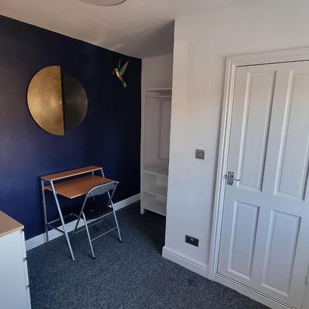 En Suite Room With Kitchen Facilities 诺丁汉 外观 照片